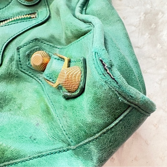 🥀 Authentic BALENCIAGA Chevre Giant 21 Gold Hardware City tote in Vert Gazon 🥀 - Picture 15 of 16